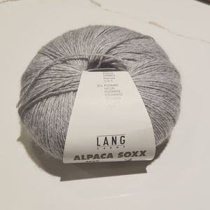 Alpaca and nylon yarn skein, 4 ply